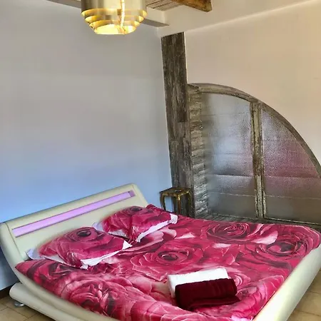 Appartement Style Loft Industrielle De 250m2 *