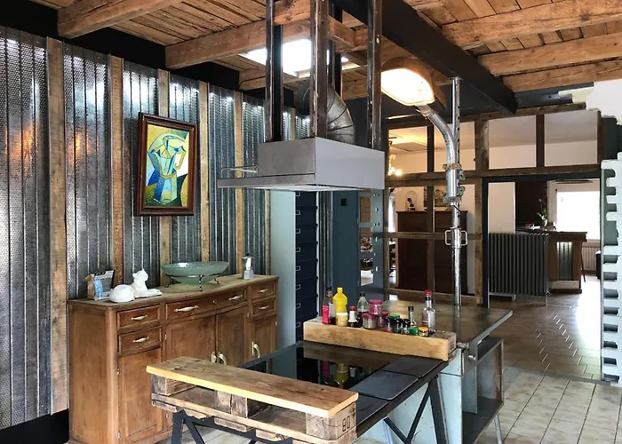 Style Loft Industrielle De 250m2 شقة *