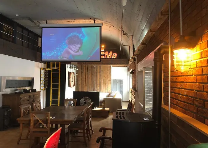 Style Loft Industrielle De 250m2 لونغواي